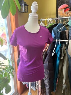 Nike Women's Magenta Short Sleeve Performance Tee